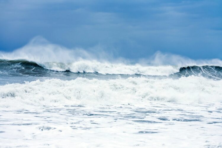 Tsunami-jepang-750x500